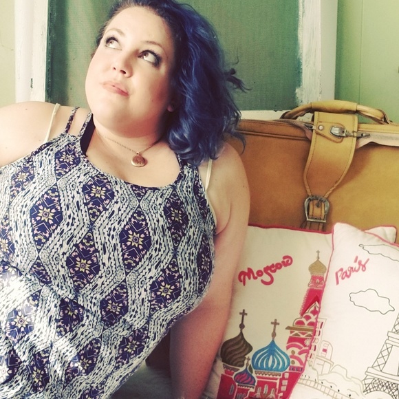 Meet your Posher, Lauren - Picture 7 of 8